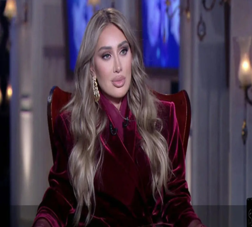 أثارت الفنانة اللبنانية مايا دياب الجدل مجددًا حول طبيعة علاقتها بالفنانة أصالة نصري