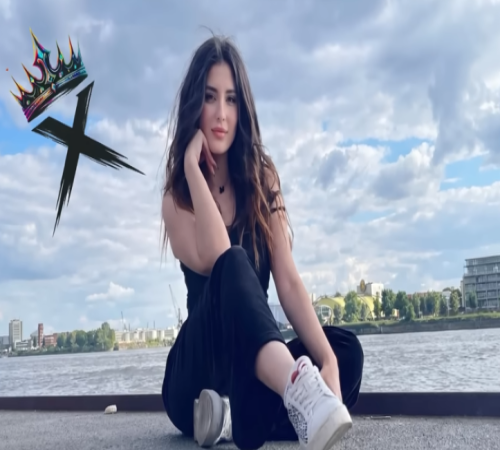 عزيزة قبيلوفا فنانة موسيقية أوزبكية